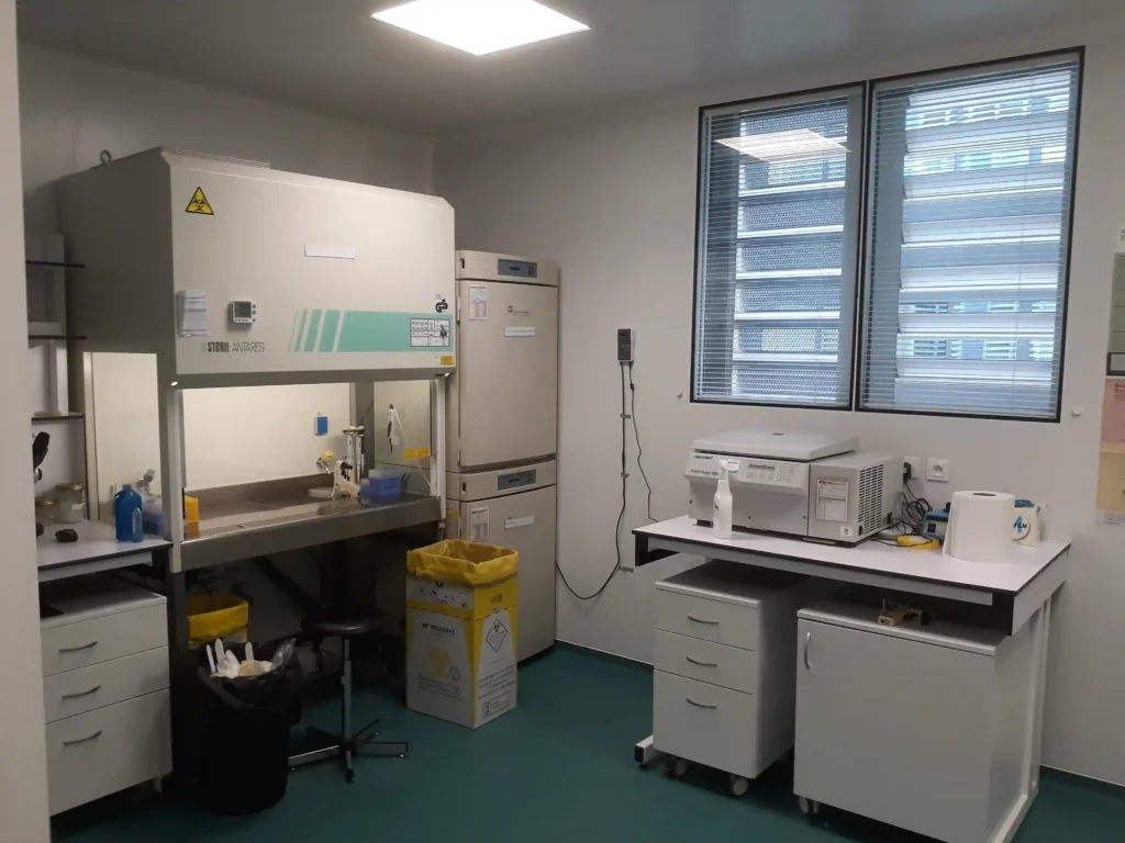 Photo Labo Plateau Pôle hiPSCs